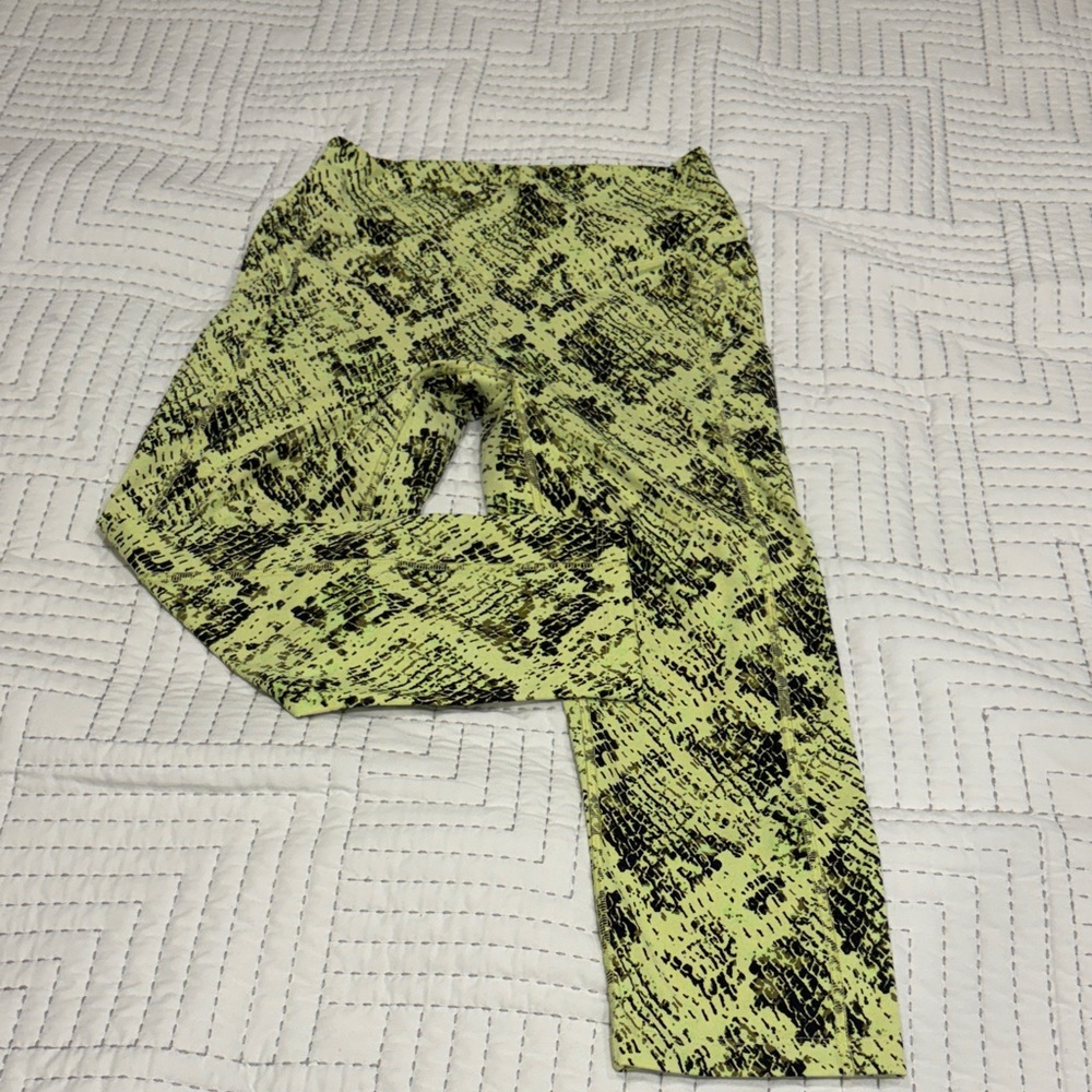 PINK Victoria's Secret Neon Green Snake-Print Leggings